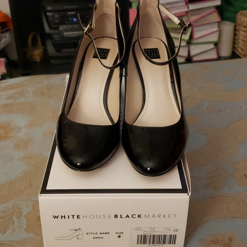 Ladies Black Leather and Patent Shoe With Scrap